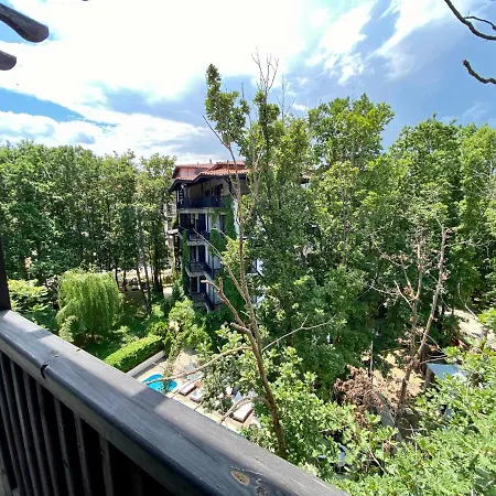 Paradise Complex * Πριμόρσκο