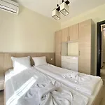 Paradise Complex Apartment *