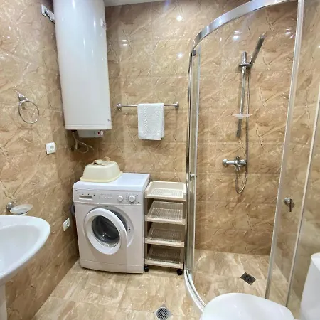 Paradise Complex 公寓 *