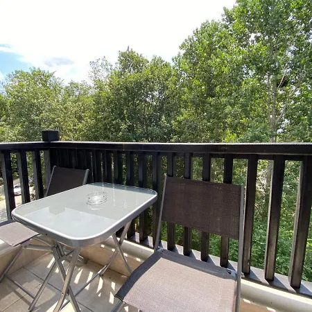 Paradise Complex 公寓 *