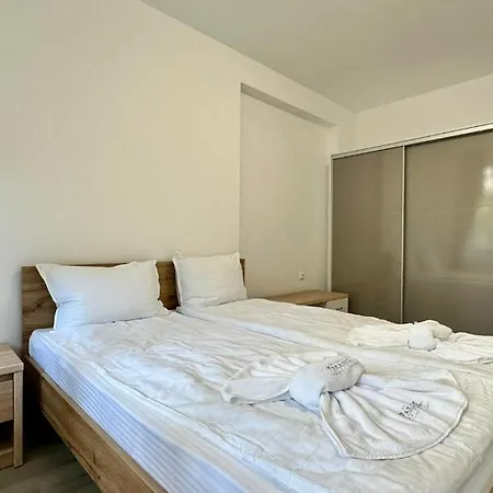 Paradise Complex Apartment *
