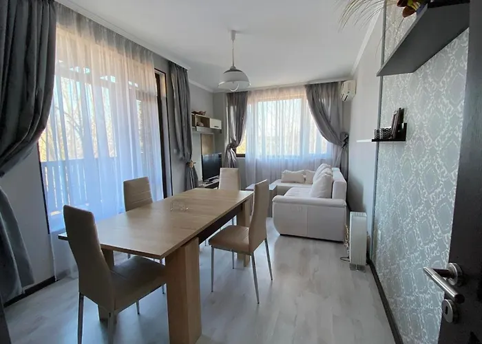 Paradise Complex Apartment