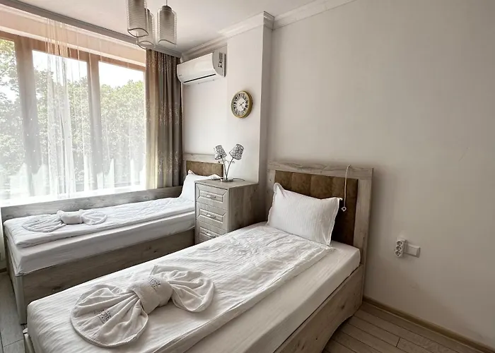 Paradise Complex Apartment